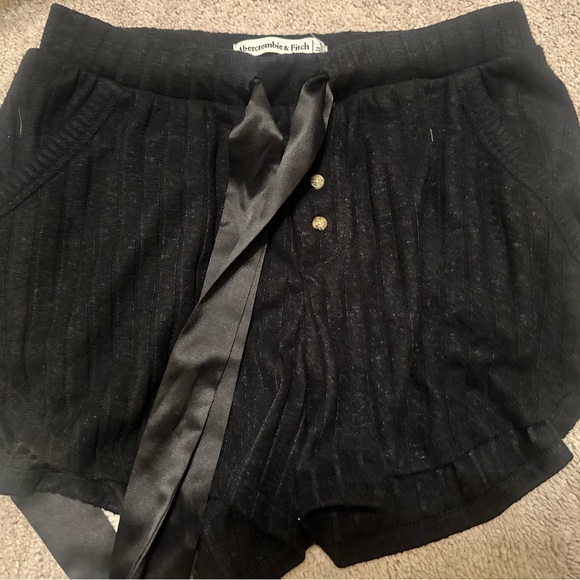 Abercrombie & Fitch High Waist Black Shorts - Picture 1 of 1